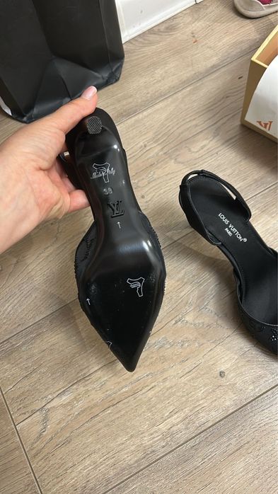 Продам туфли ноаые