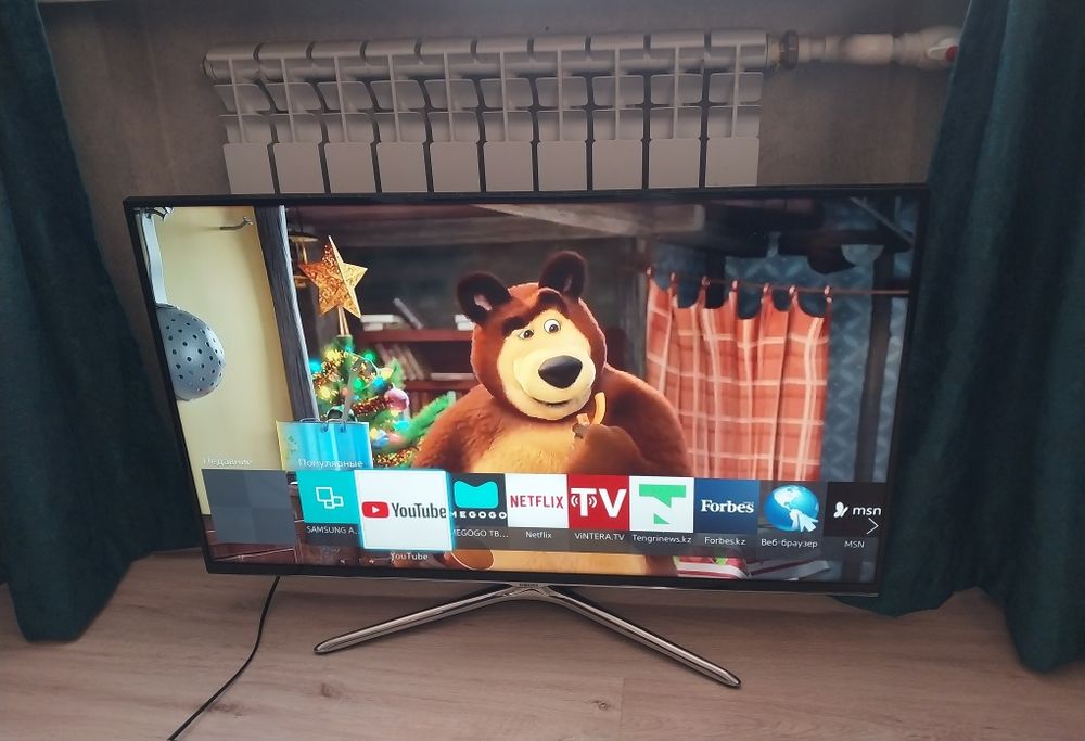 Большой смарт телевизор Samsung 122см.