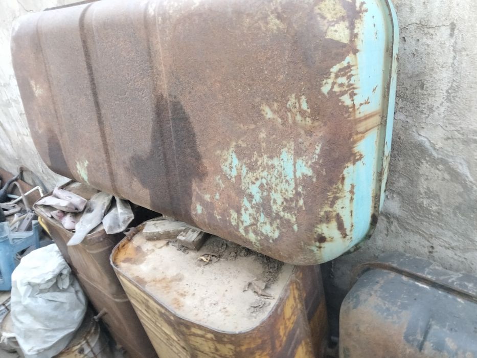 Баки от грузовых авто