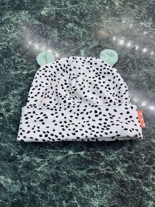 Caciula si salopeta pentru bebelusi