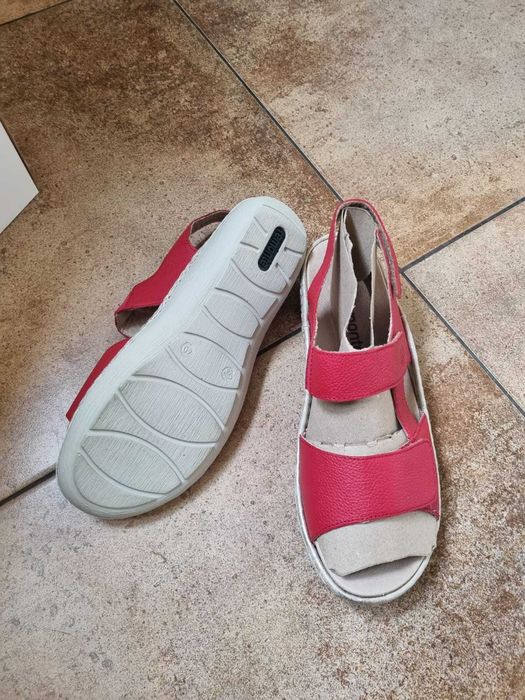 Sandale rosii de vara - extrem de comode