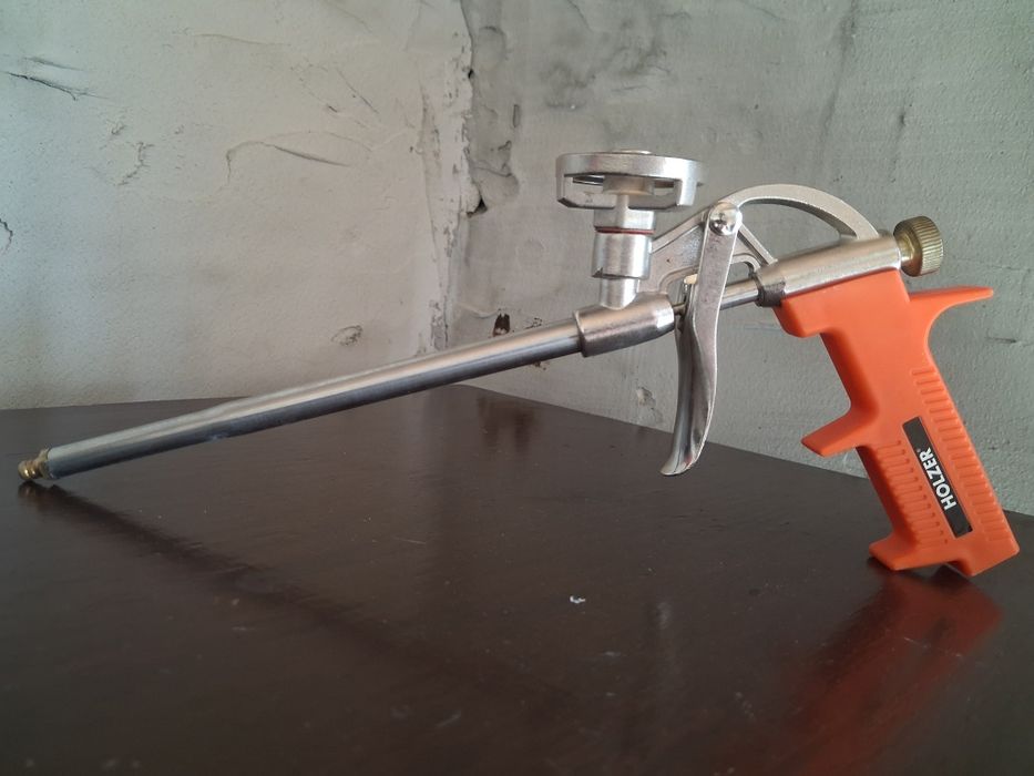 Vând pistol pentru spumă