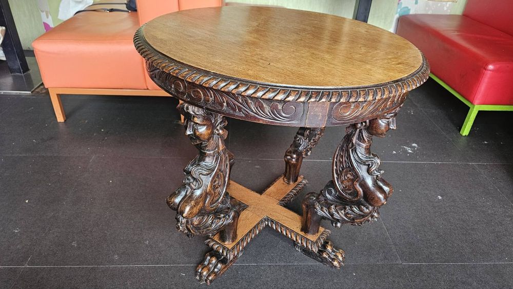 Антична ренесансова маса за кафе