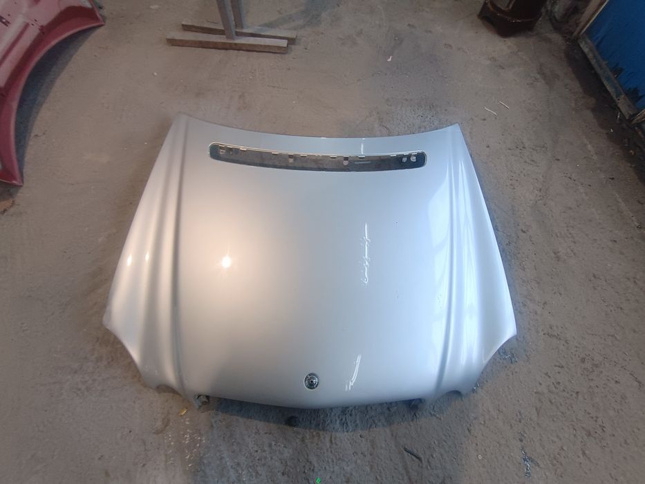 W211 Преден капак