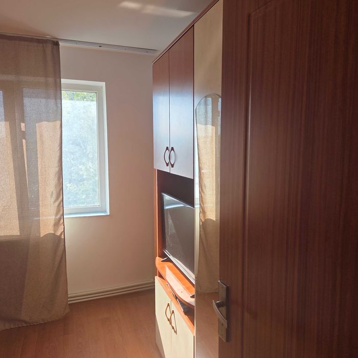 Apartament 3 camere de vânzare