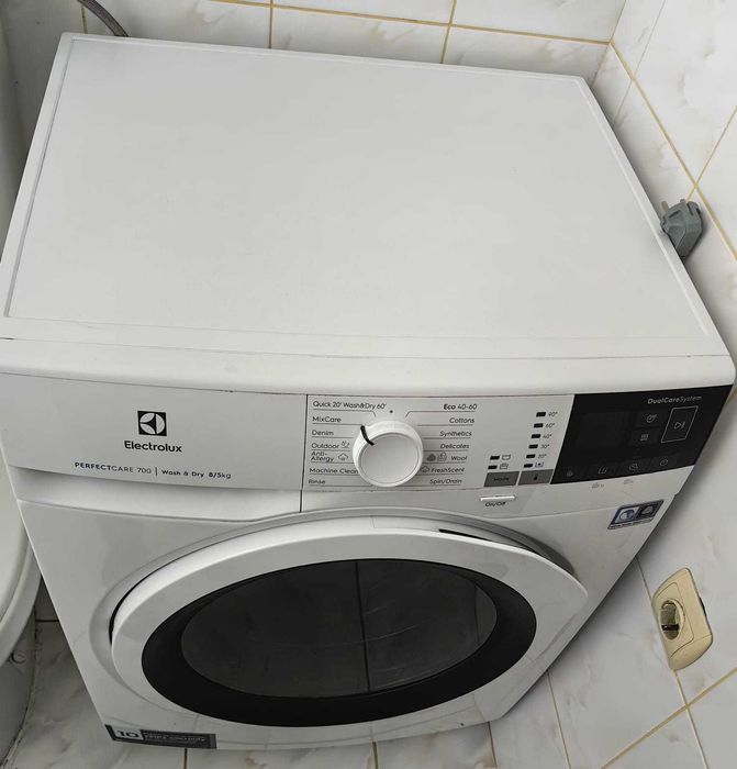 masina de spalat rufe ELECTROLUX cu uscator, in garantie, Clasa energetică A