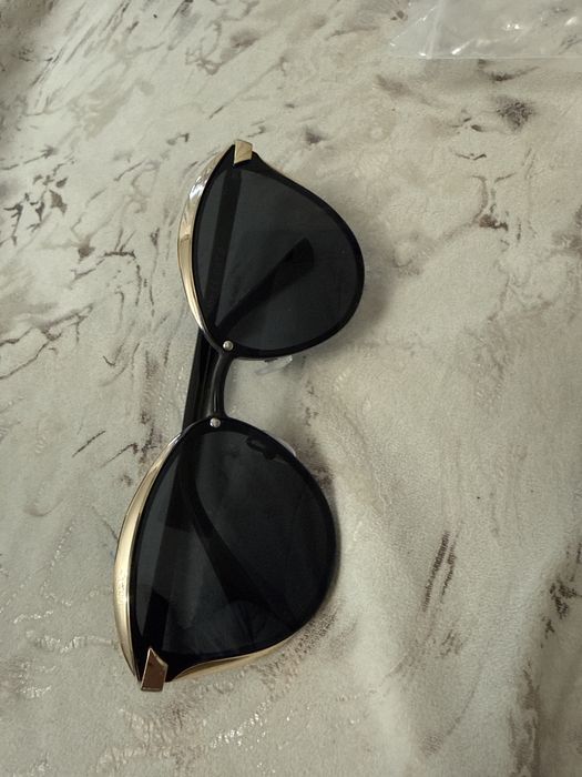 Очки солцезащитные