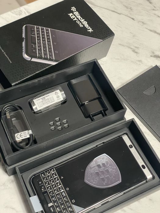 Telefon Blackberry Key one nou full box 600 lei pret fix