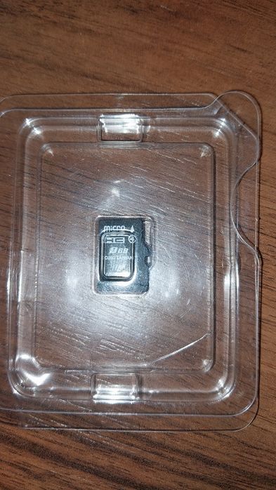 Продаётся флешка  микро на 8 ГБ