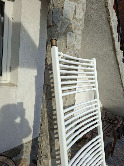 Vind calorifer curbat baie Radox Round  1800 x 600 mm