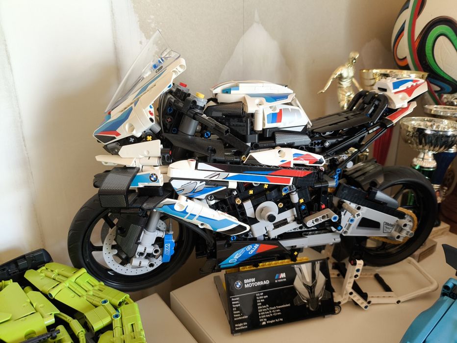 Нов Lego BMW 1000rr 42130