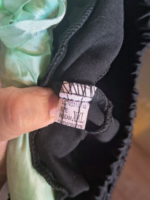 Pantaloni paiete