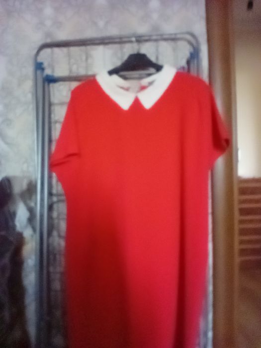 Платья,  44-46 размеры, очень нарядные,