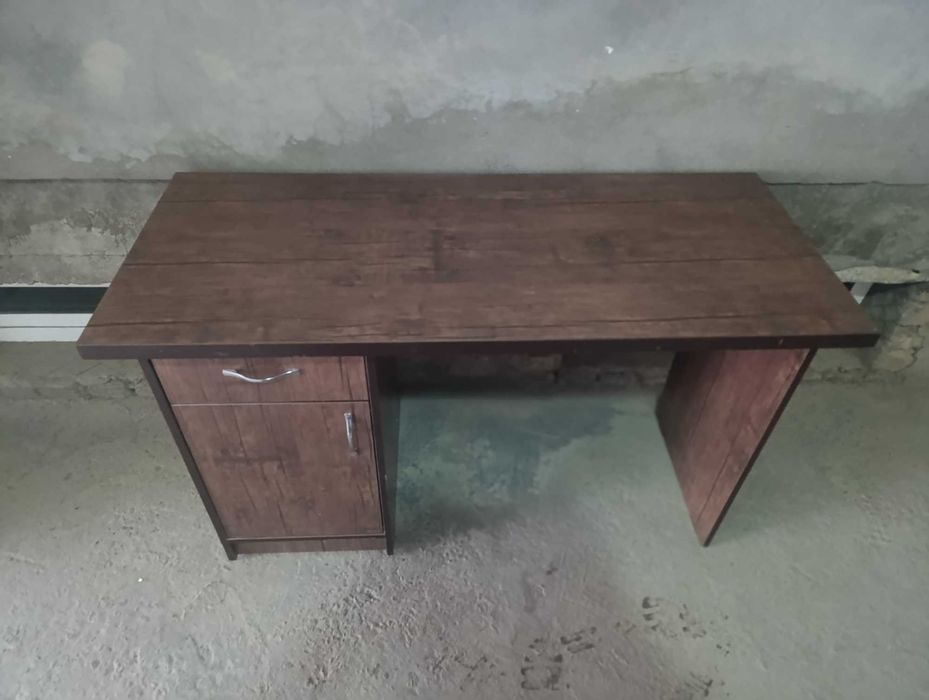 Стол.  Для офиса