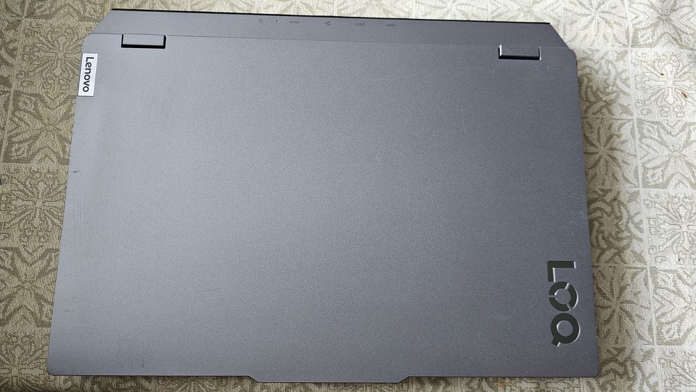 Lenovo LOQ 15IAX9