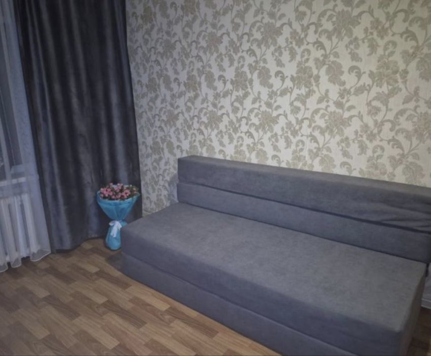Прдам бескаркасный диван