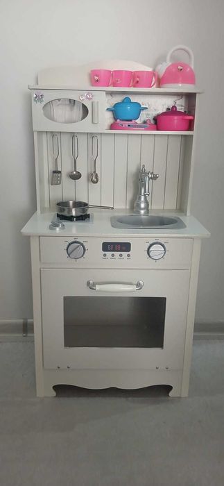 Детска дървена кухня