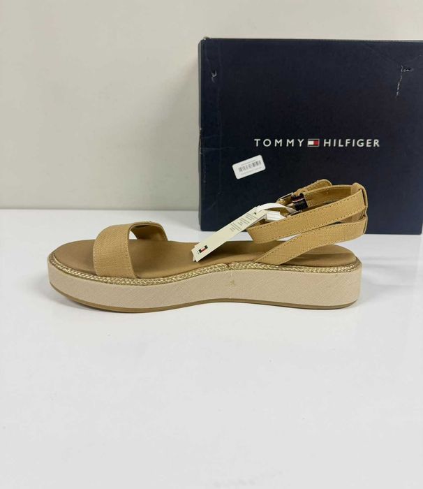Tommy Hilfiger Linen With Gold Flatform
