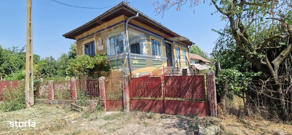 Casa de vanzare  5 camere + teren 2200 mp in loc. Calopar satul Bazdan