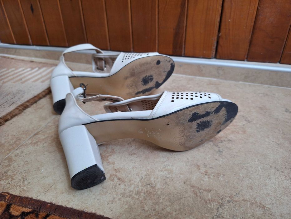 Сандали бели дамски 41 номер