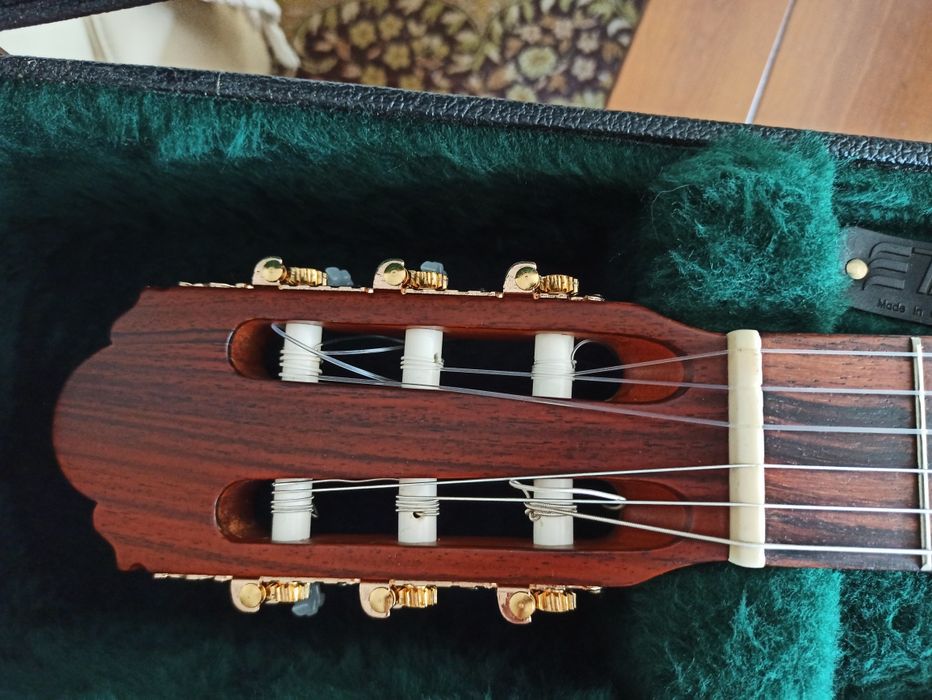 Chitara clasica Oakland, serie limitata