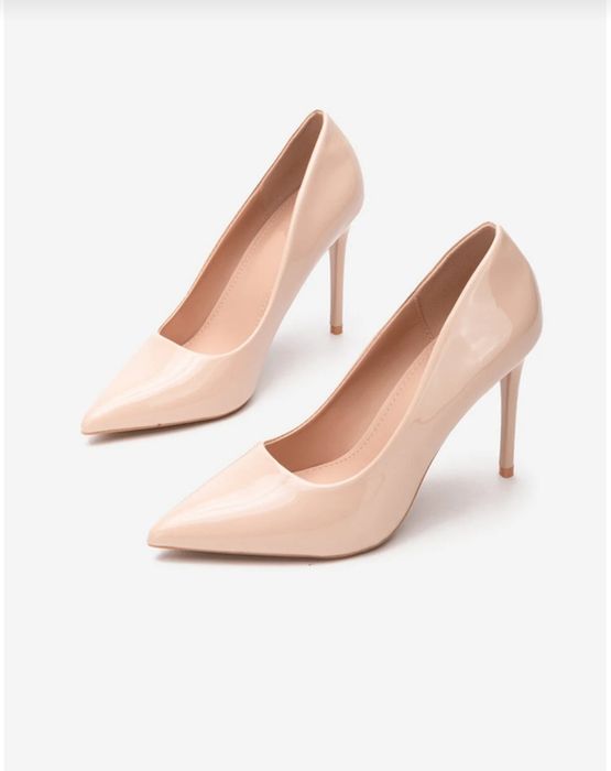 Pantofi Stiletto Nude, marime 40
Produs nou, la cutie. 
Pret: 100 lei.