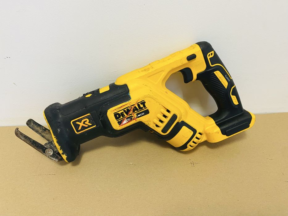 Fierastrau sabie Dewalt 18v