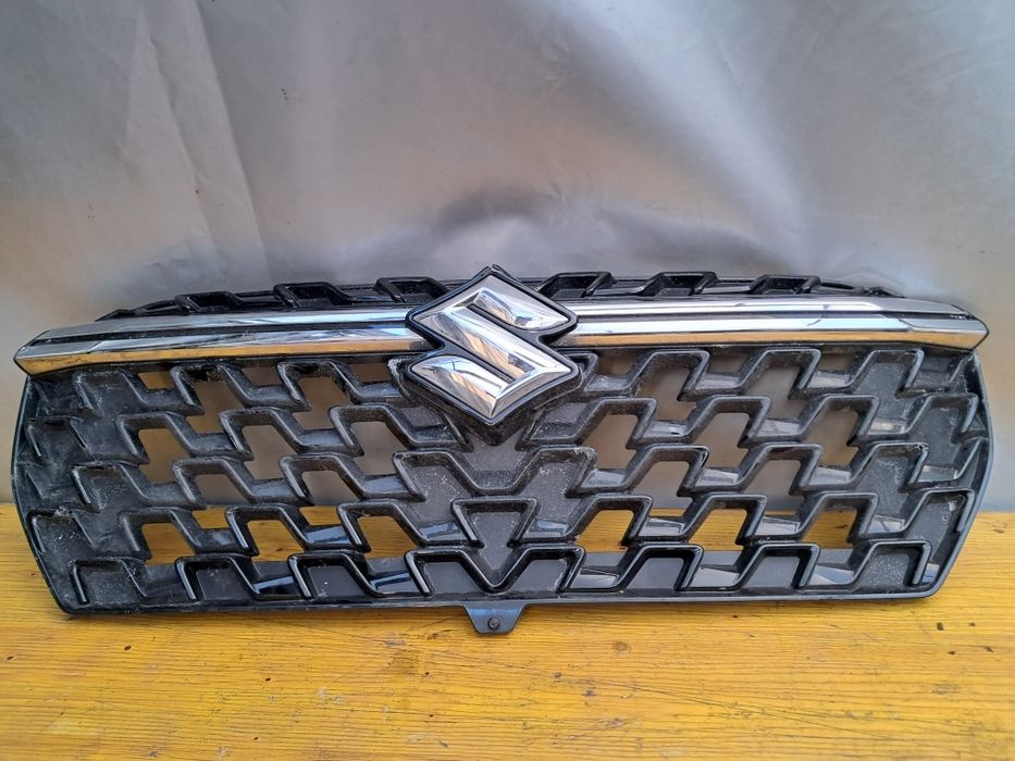 Грил решетка  Suzuki SX4 Cross