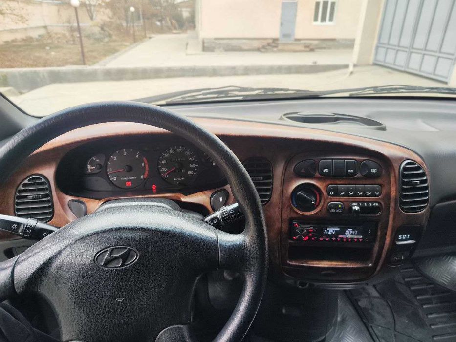 Минивен Hyundain Starex