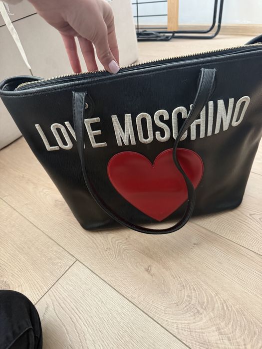 Чанта на Moschino