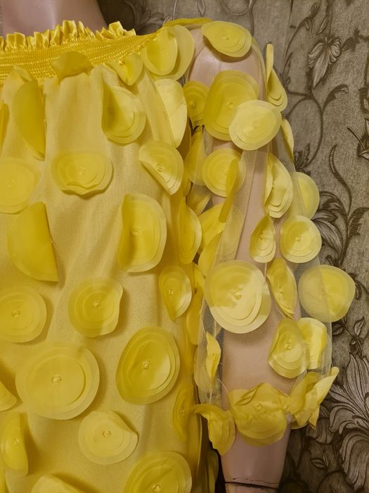 Продам нарядное новое платье