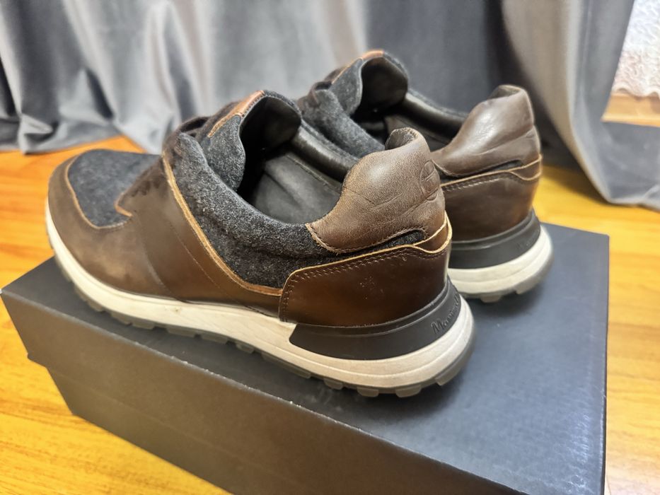 Продам кроссовки от бренда Massimo Dutti