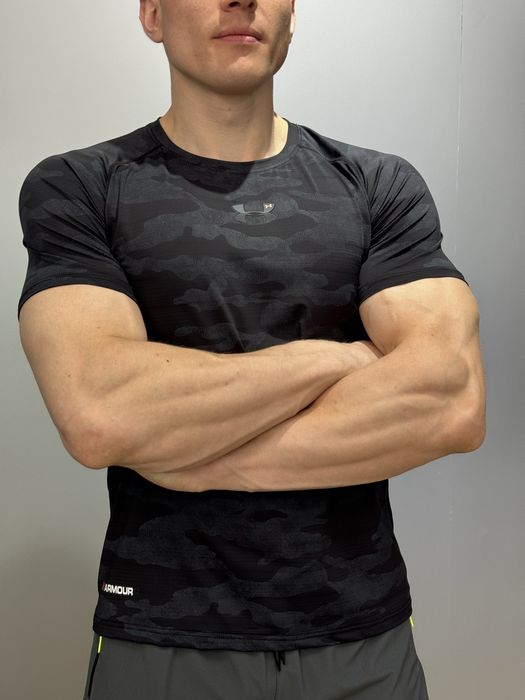 Спортивная футболка