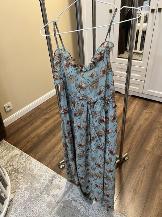 Продам пальто, платья, костюм