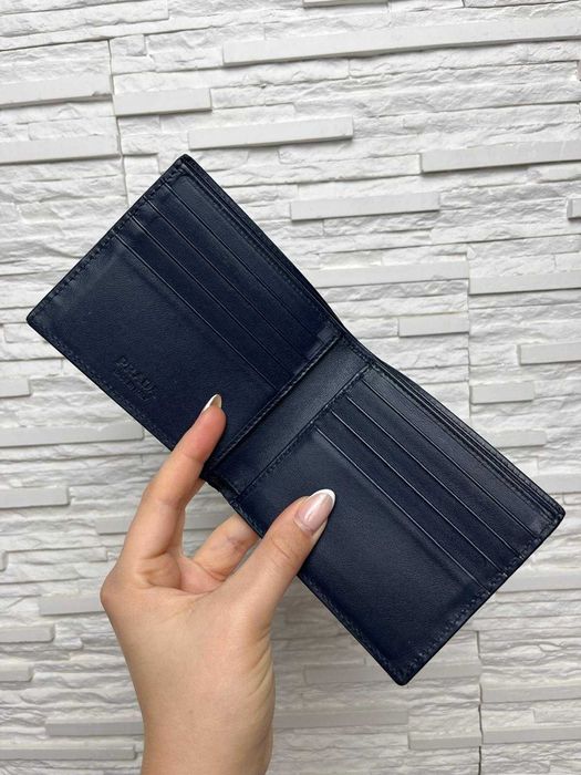 Портмоне на Prada