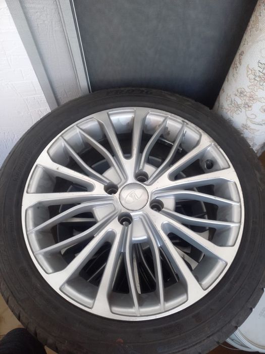 Продам летние шины с дисками