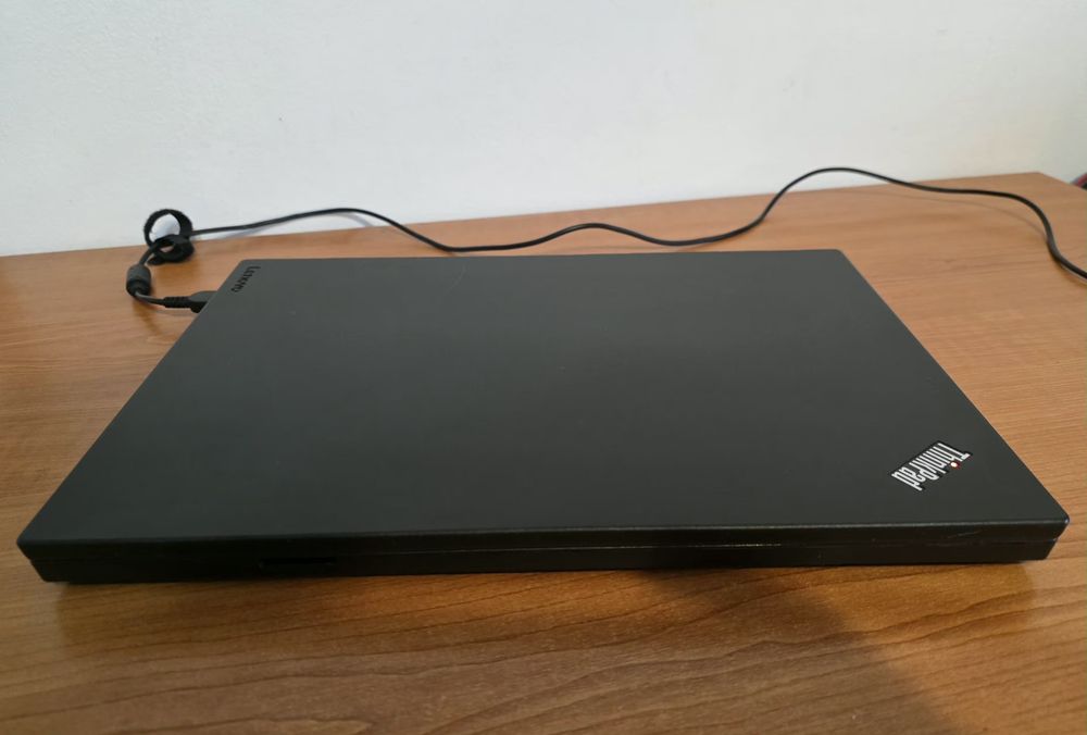 Laptop Lenovo ThinkPad L460 i5, arată și se mișcă ireproșabil.