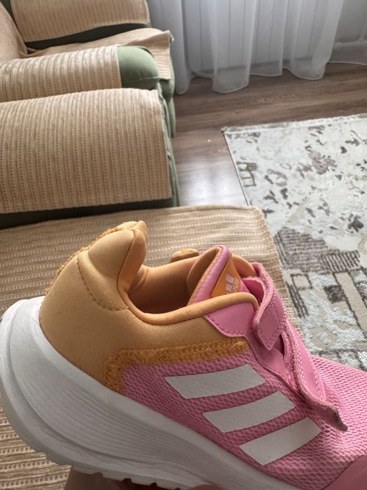 Кроссовки adidas