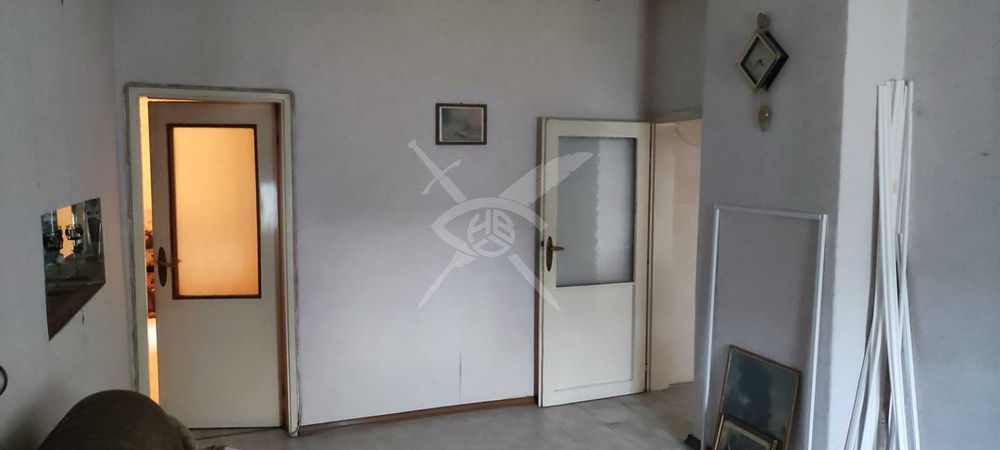 Продава се Тристаен апартамент в Пловдив, Център - 802 кв.м за 241 €/кв.м - Снимка #5