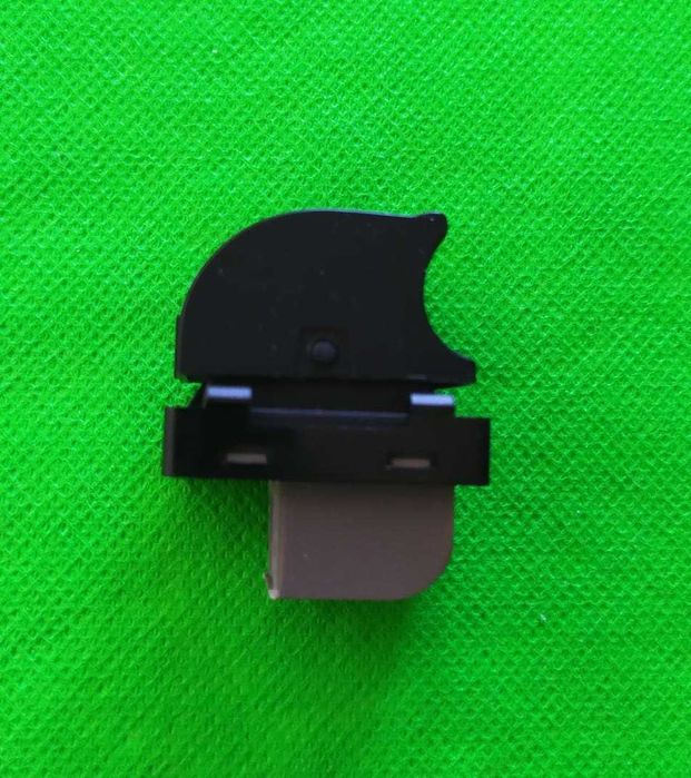 Конзола Копчета бутони панел ел стъкла АУДИ AUDI A4 B6 / B7 / Seat