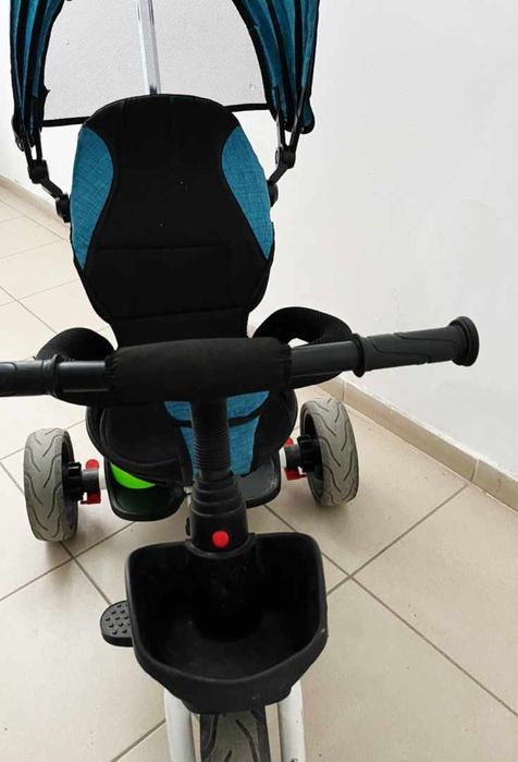 Срочно продам трехколесный велосипед