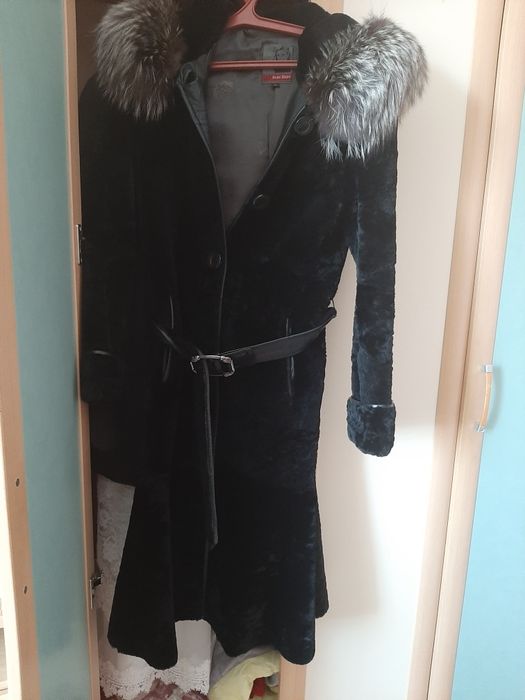 Продам белое платье, шубу мутон