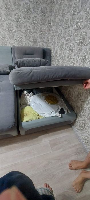 Диван почти новый