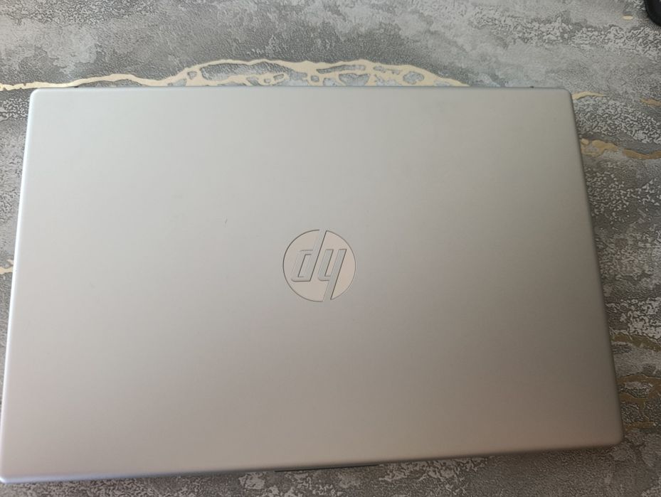 ноутбук HP 15, меньше года с  момента покупки