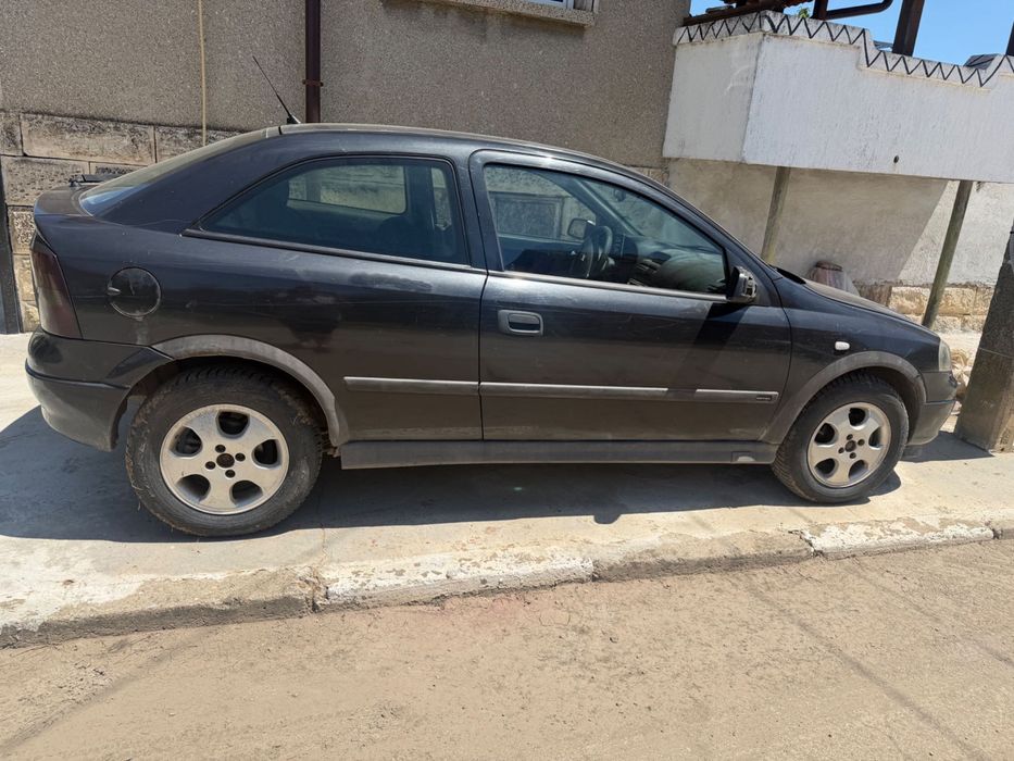 Opel Astra 1.6_16V  ZA CHASTI !!!