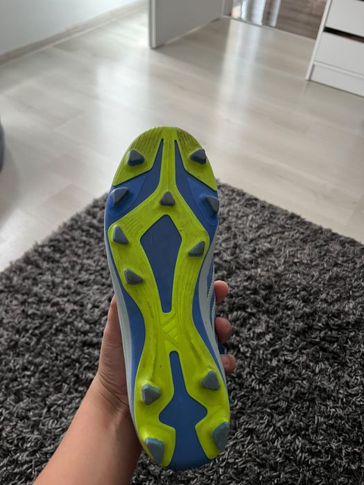Papuci adidas fotbal crapoane