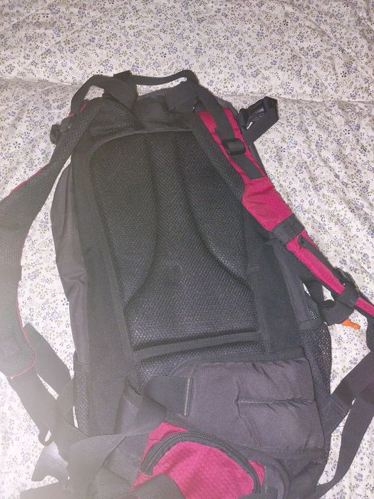 Туристическа раница HI-TEC 
Идеално състояние, внос от Германия, както