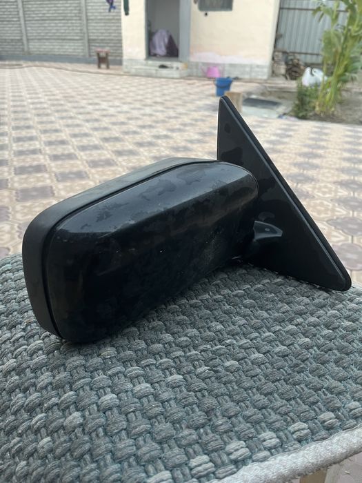 Продам правое зеркало е36.
