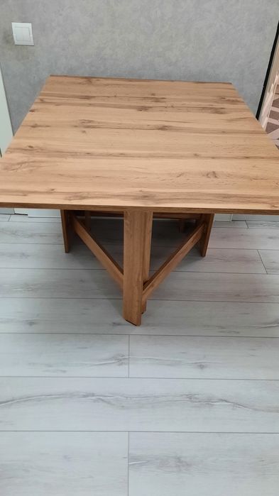 Продам новый стол стол книжку