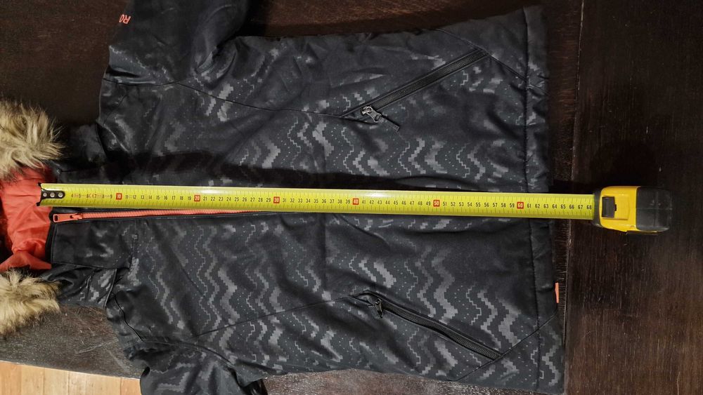 Продавам детски ски екип ROXY